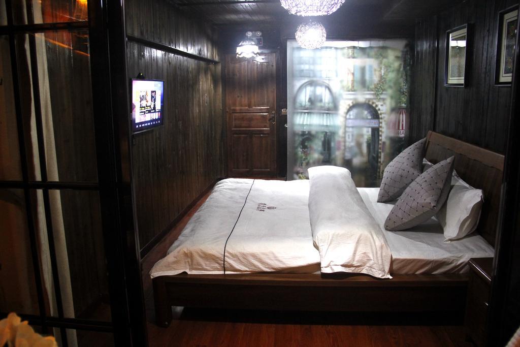 Fenghuang 1St Apartment Extérieur photo