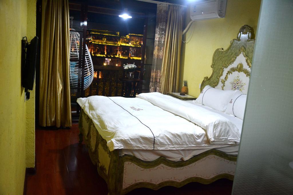 Fenghuang 1St Apartment Extérieur photo