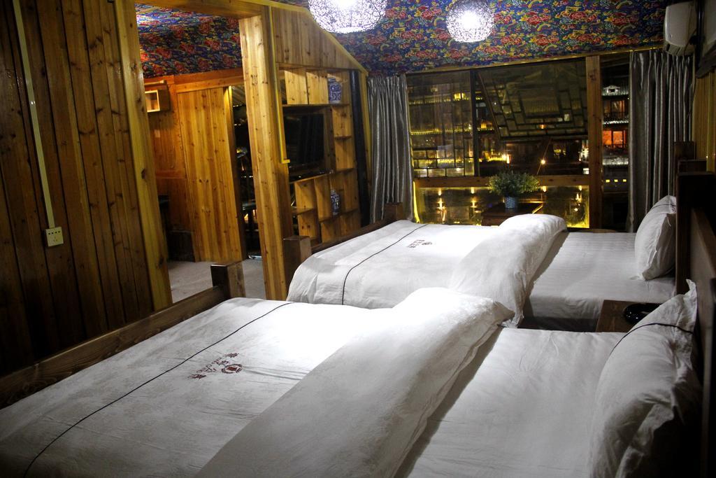 Fenghuang 1St Apartment Extérieur photo