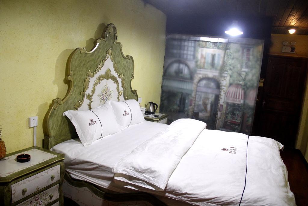 Fenghuang 1St Apartment Extérieur photo