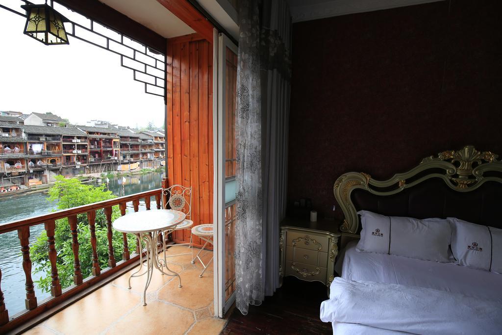 Fenghuang 1St Apartment Extérieur photo