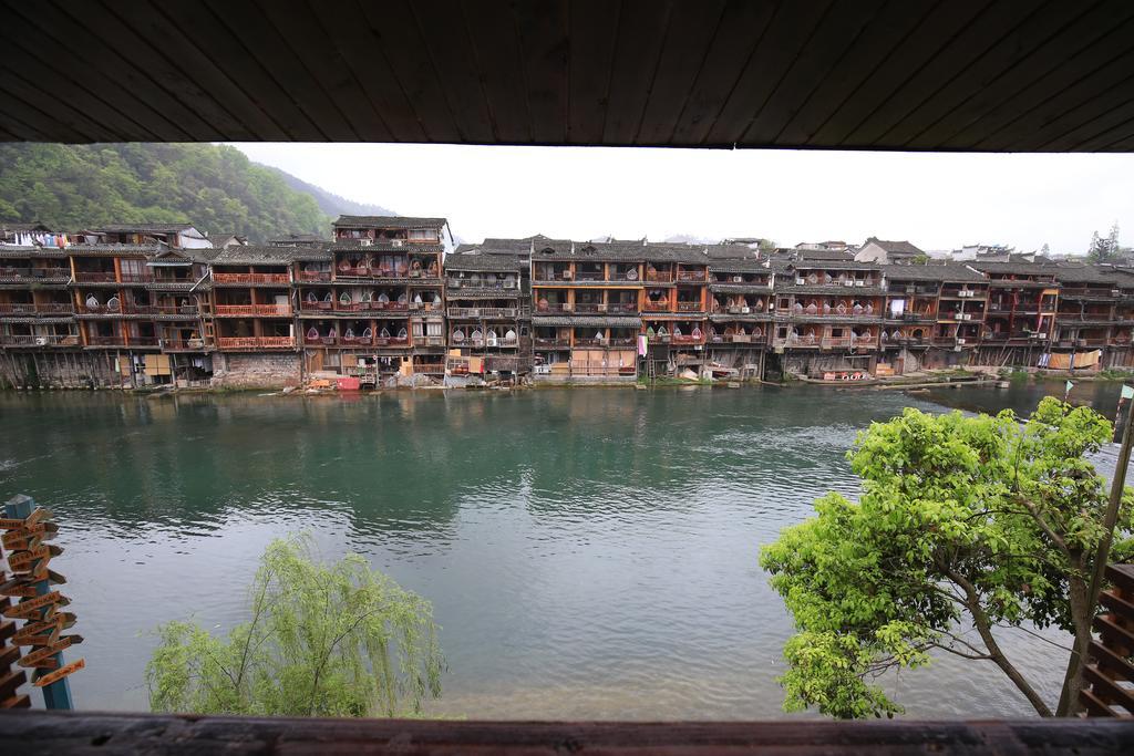 Fenghuang 1St Apartment Extérieur photo