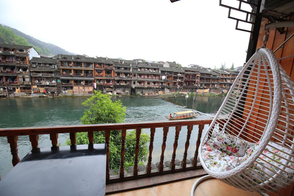 Fenghuang 1St Apartment Extérieur photo