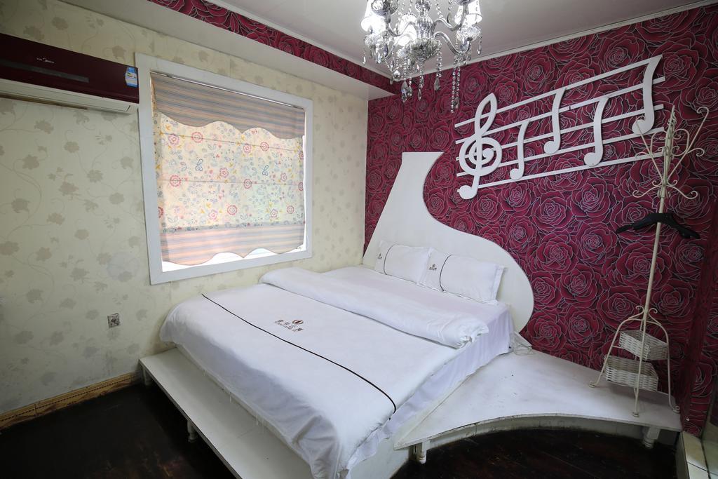 Fenghuang 1St Apartment Extérieur photo