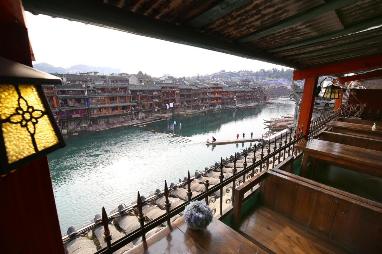 Fenghuang 1St Apartment Extérieur photo