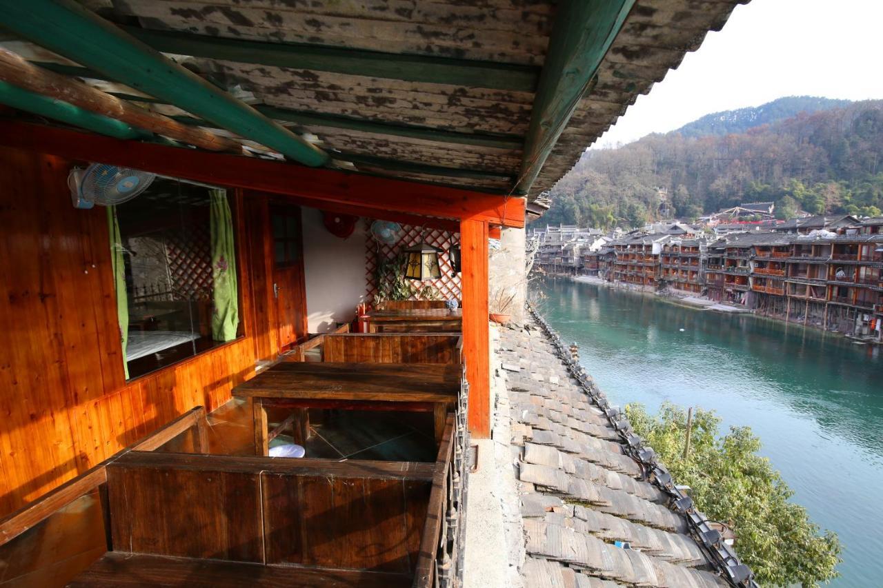 Fenghuang 1St Apartment Extérieur photo