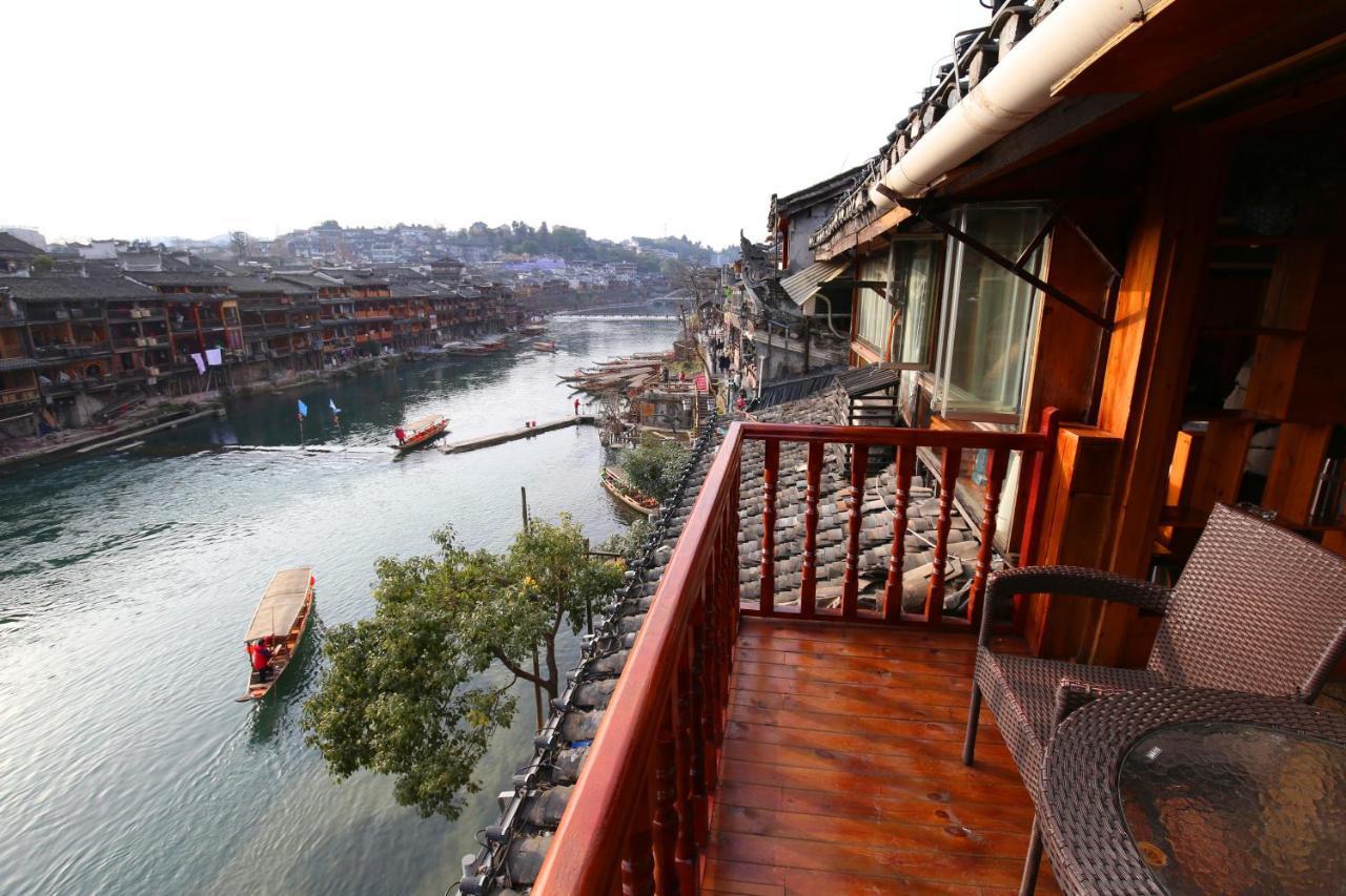 Fenghuang 1St Apartment Extérieur photo